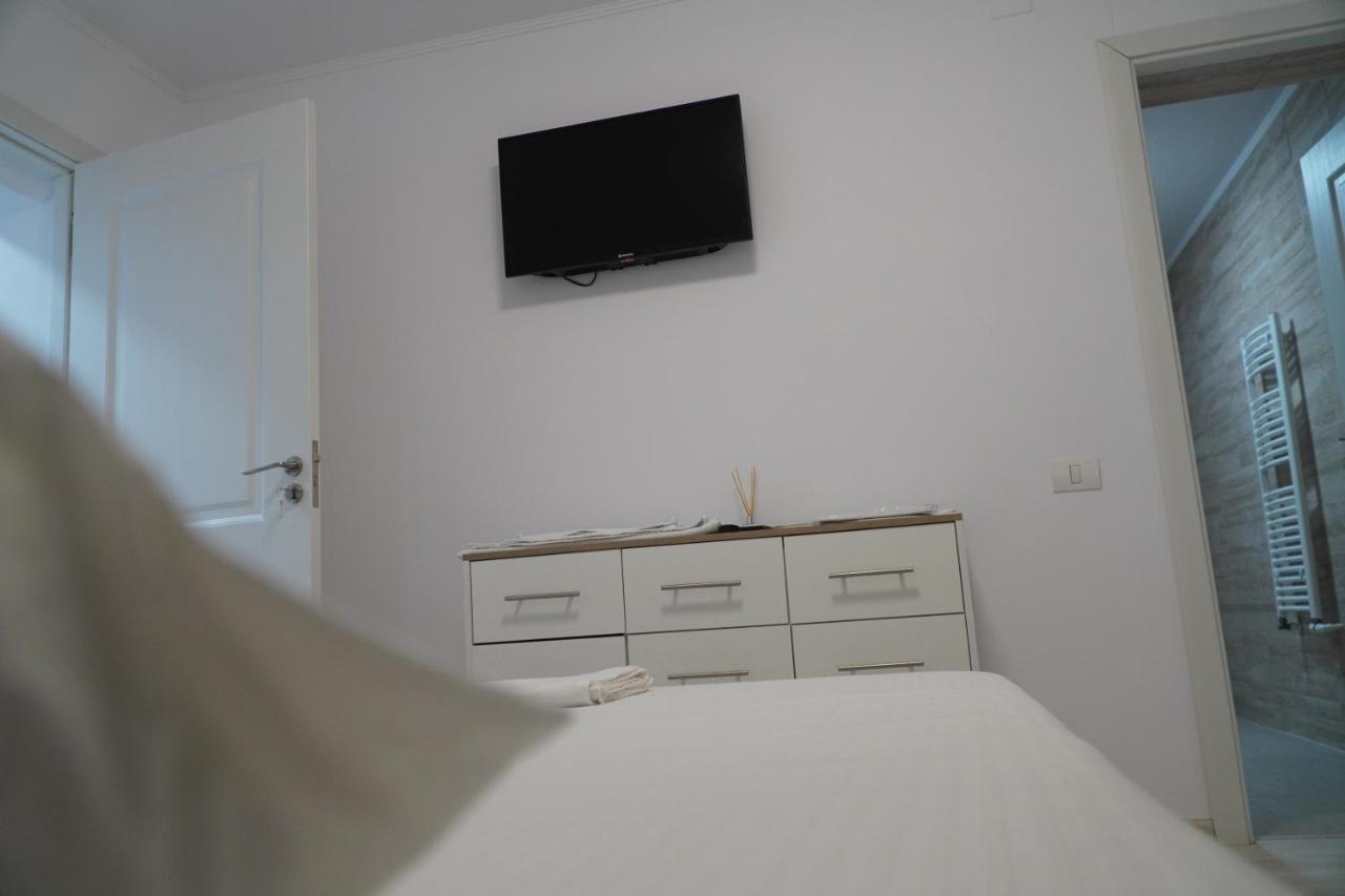 Vila Exclusive Targu Jiu Exterior photo
